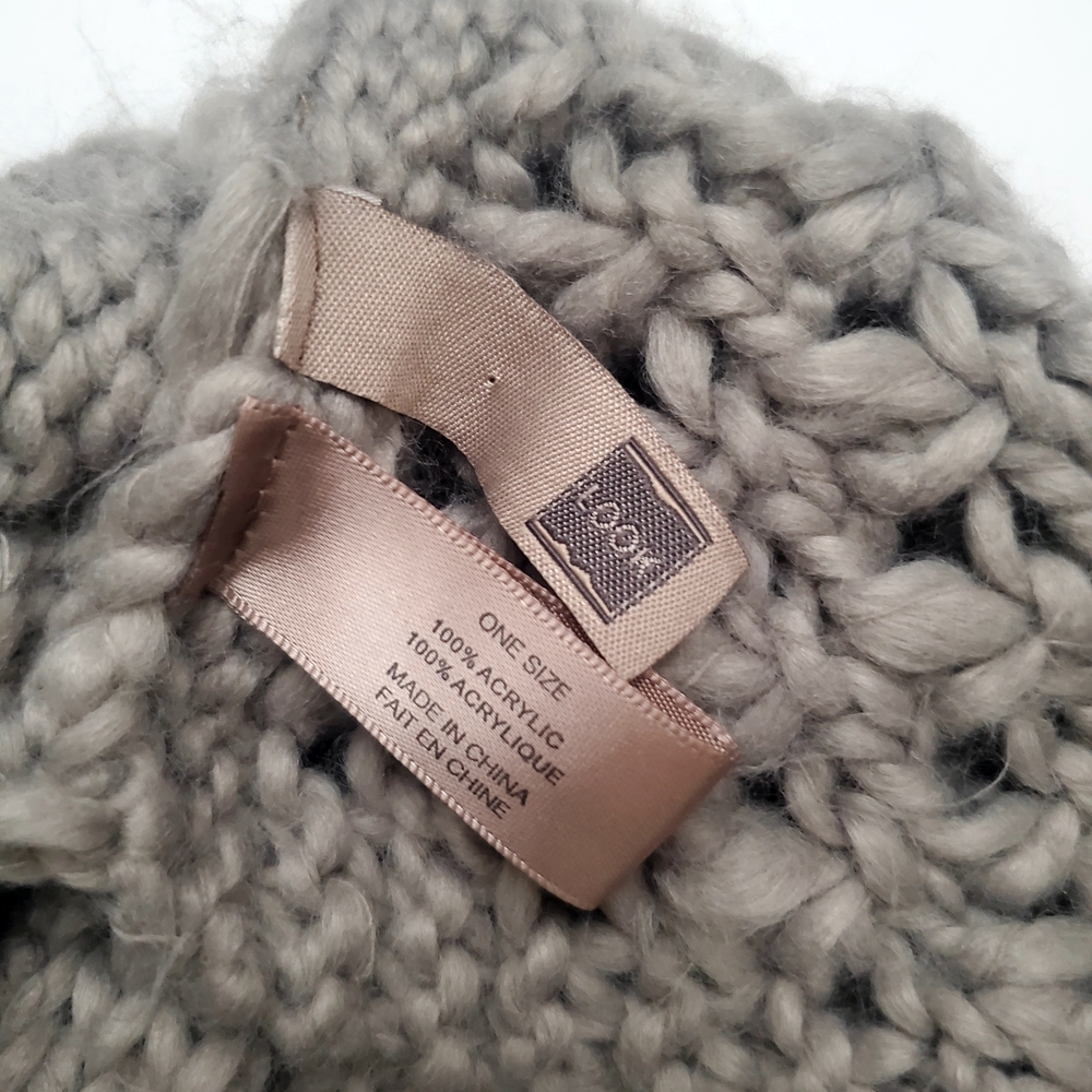 Cozy Gray Knit Enternal Scarf with Pom Poms - Picture 4 of 4